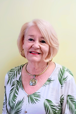 Portrait of Lynda Young, Broker/REALTOR®, CRS, GRI, SPS, CREN